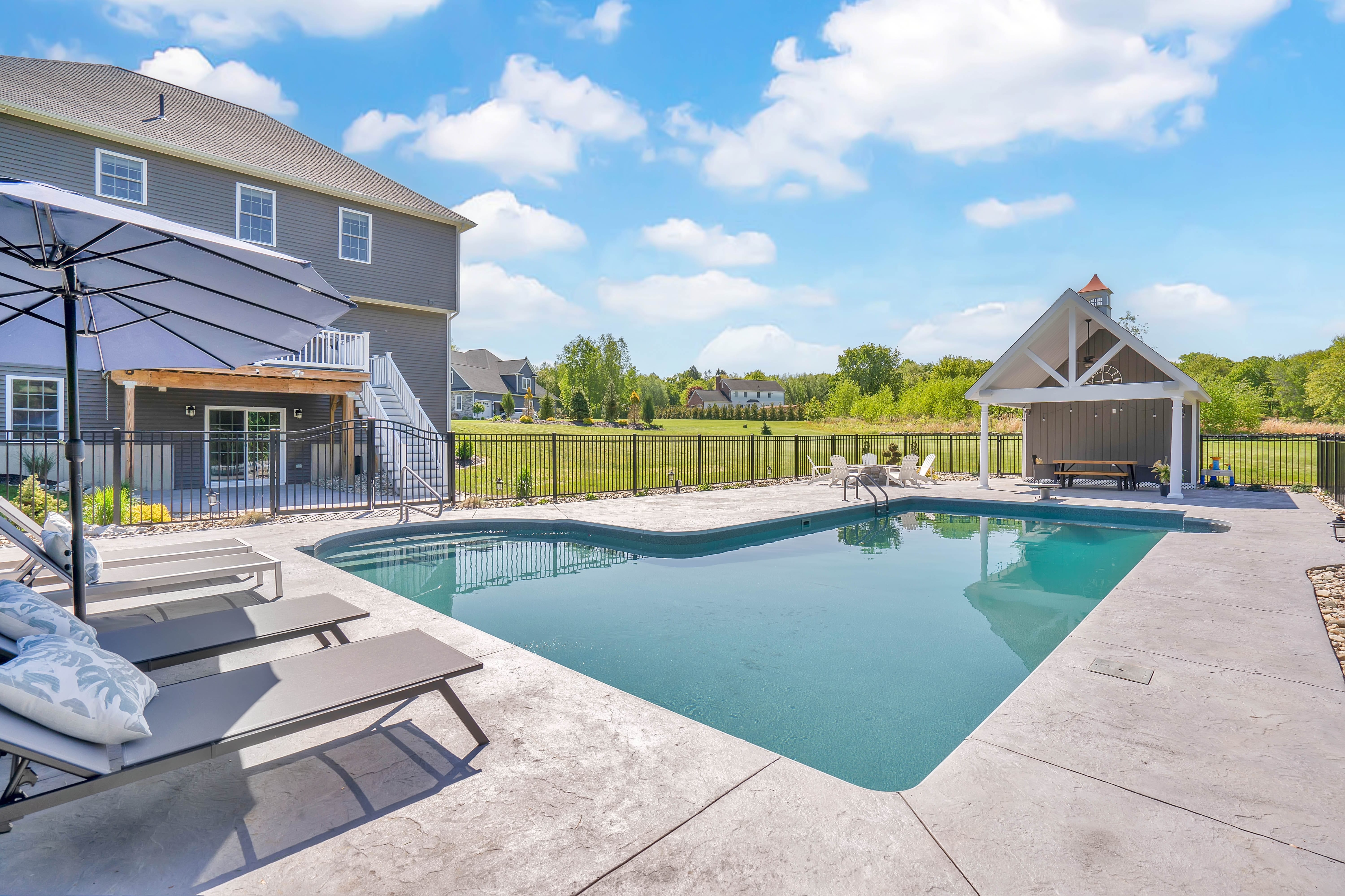 luxury,private,backyard,with,a,inground,pool